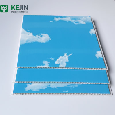 Diseño de techo de paneles de PVC con patrón de cielo azul y nubes blancas para espacios interiores elegantes al mejor precio