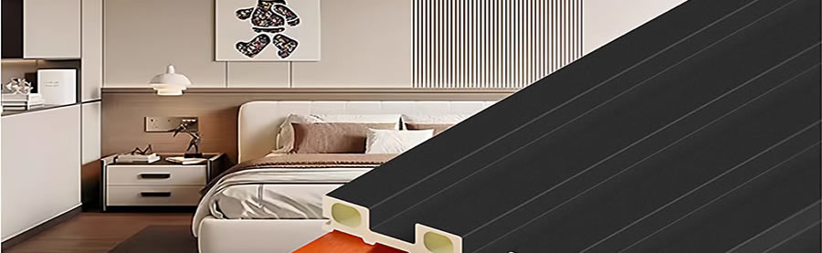schwarze Wandverkleidung aus PVC